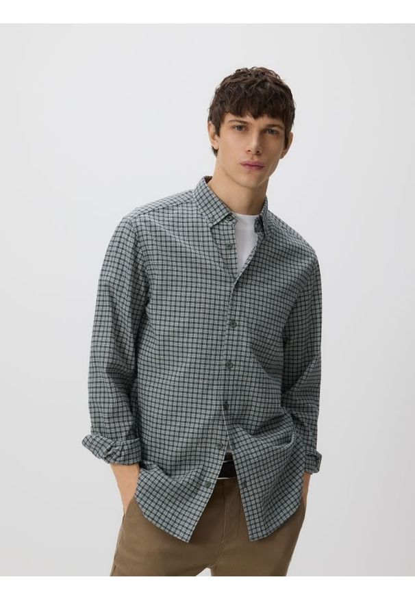 Reserved - Bawełniana koszula regular fit - ciemnozielony. Kolor: zielony. Materiał: bawełna