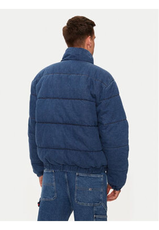 Tommy Jeans Kurtka zimowa DM0DM20438 Niebieski Regular Fit. Kolor: niebieski. Materiał: bawełna. Sezon: zima