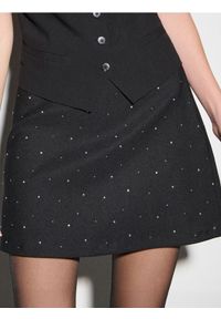 Sinsay - Spódnica mini z ozdobnymi dżetami - czarny. Kolor: czarny #1