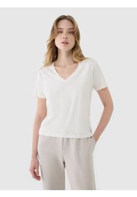 4f - 4F T-shirt oversize z modalem damski - biały XS. Okazja: na co dzień. Typ kołnierza: dekolt w serek. Kolor: biały. Długość: krótkie. Wzór: gładki, ze splotem. Materiał: dzianina, materiał, bawełna, jersey. Długość rękawa: krótki rękaw. Sezon: lato. Styl: klasyczny, sportowy, casual
