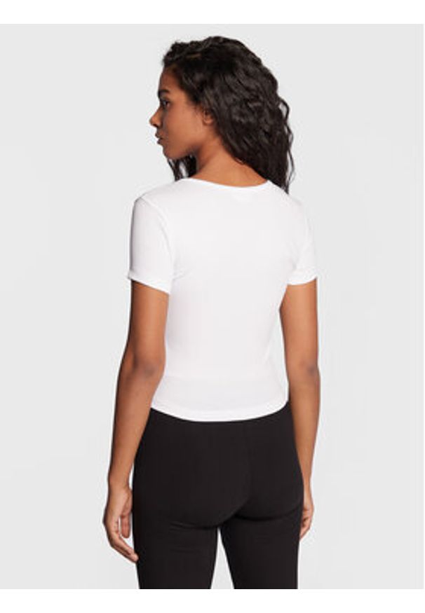 Gina Tricot T-Shirt Basic 17957 Biały Slim Fit. Kolor: biały. Materiał: bawełna