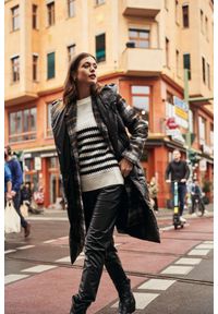 MOODO - Czarno-biały sweter. Kolor: biały, wielokolorowy, czarny. Materiał: akryl #1