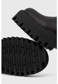 Steve Madden kozaki Outsource damskie kolor czarny na platformie SM11002706. Nosek buta: okrągły. Zapięcie: rzepy. Kolor: czarny. Materiał: guma. Szerokość cholewki: normalna. Obcas: na platformie #5
