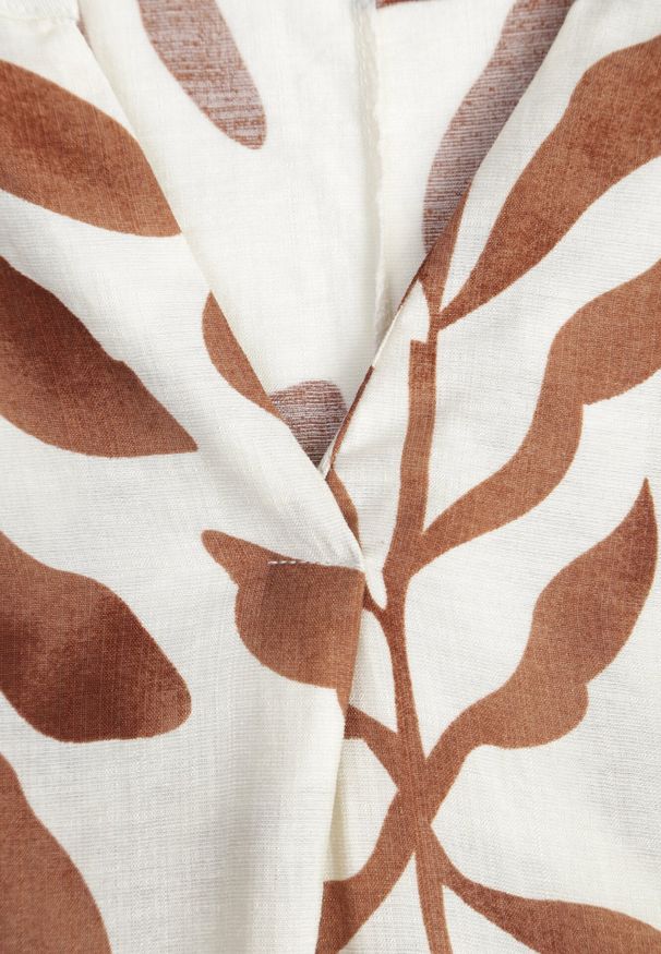 Born2be - Beżowa Pudełkowa Sukienka Wiskozowa Bez Rękawów z Wiązanym Paskiem Fontalin. Okazja: do pracy, na co dzień. Kolor: beżowy. Materiał: wiskoza. Długość rękawa: bez rękawów. Styl: boho, elegancki, casual