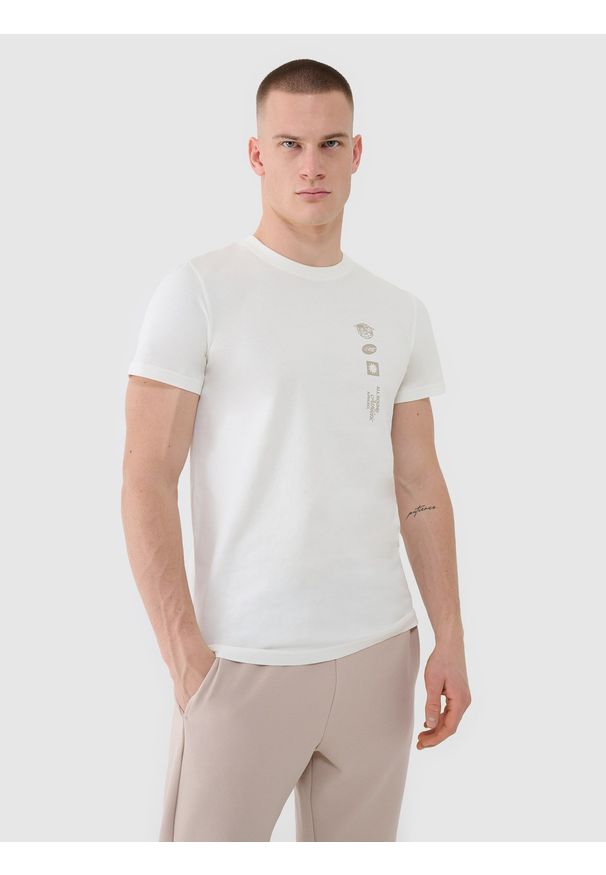 4f - 4F T-shirt regular z nadrukiem męski - beżowy XXL. Okazja: na co dzień. Kolor: beżowy. Materiał: dzianina, bawełna, jersey. Długość rękawa: krótki rękaw. Długość: krótkie. Wzór: nadruk. Styl: klasyczny, sportowy, casual