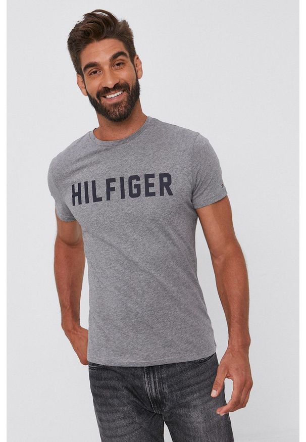 TOMMY HILFIGER - Tommy Hilfiger - T-shirt bawełniany. Okazja: na co dzień. Kolor: szary. Materiał: bawełna. Wzór: nadruk. Styl: casual