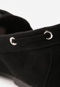 Born2be - Czarne Mokasyny VICES ze Skórzaną Wkładką Ozdobione Wiązaniem Pireronei. Nosek buta: okrągły. Zapięcie: sznurówki. Kolor: czarny. Materiał: skóra. Wzór: aplikacja. Obcas: na obcasie. Styl: klasyczny. Wysokość obcasa: niski #6