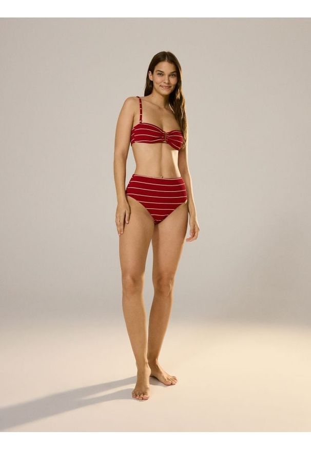 Reserved - Dół od bikini - czerwony. Kolor: czerwony. Materiał: materiał. Wzór: paski