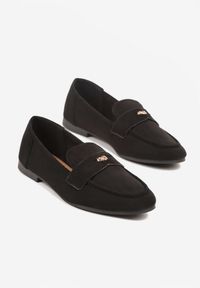 Born2be - Czarne Mokasyny z Metaliczną Ozdobą Vertivria. Okazja: na co dzień. Kolor: czarny. Materiał: jeans. Wzór: aplikacja. Styl: casual, elegancki
