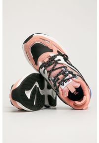 Fila - Buty skórzane Spettro X L. Nosek buta: okrągły. Zapięcie: sznurówki. Kolor: różowy. Materiał: skóra. Szerokość cholewki: normalna. Obcas: na obcasie. Wysokość obcasa: średni, niski #3