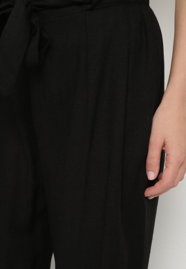 Born2be - Czarne Spodnie z Lnem o Prostym Kroju z Wiązaniem w Pasie i Wysokim Stanem Linalietia. Okazja: na co dzień. Stan: podwyższony. Kolor: czarny. Materiał: len. Styl: casual