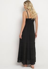 Born2be - Czarna Sukienka z Bawełną na Regulowanych Ramiączkach z Elastyczną Gumką na Plecach Tinathias. Okazja: na co dzień, na spacer. Kolor: czarny. Materiał: bawełna. Długość rękawa: na ramiączkach. Sezon: lato. Typ sukienki: proste. Styl: klasyczny, casual #3