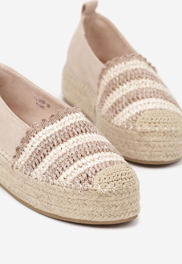 Renee - Ciemnobeżowe Espadryle na Platformie Ozdobione Plecionką w Stylu Boho Lelisse. Okazja: na co dzień. Kolor: beżowy. Wzór: aplikacja. Sezon: lato. Obcas: na platformie. Styl: boho