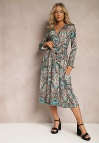 Renee - Zielona Sukienka Midi z Wzorem Paisley i Gumką w Talii Alynthe. Kolor: zielony. Wzór: paisley. Typ sukienki: kopertowe. Długość: midi #5