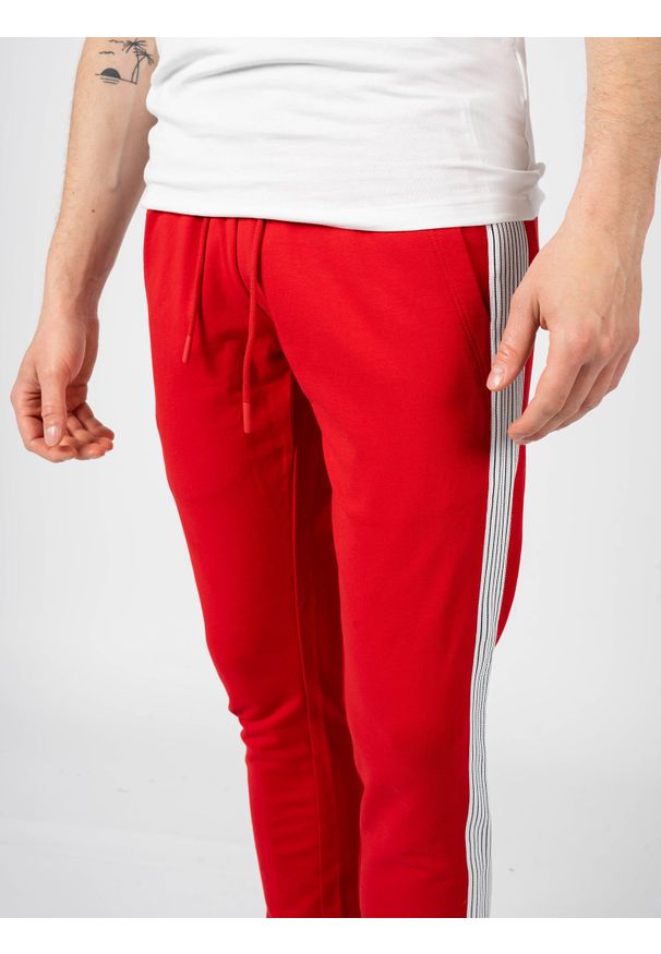 Antony Morato Spodnie | MMFP00276-FA150048 | Mężczyzna | Czerwony. Okazja: na co dzień. Kolor: czerwony. Materiał: bawełna, elastan. Wzór: paski. Styl: casual