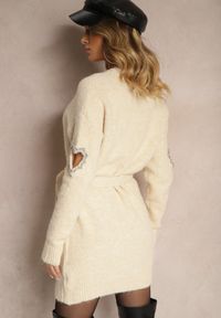Renee - Beżowa Sukienka Sweterkowa z Wełną Ozdobiona Cyrkoniami Paskiem i Wycięciami Zolida. Okazja: na co dzień. Kolor: beżowy. Materiał: wełna. Wzór: aplikacja. Styl: klasyczny, elegancki, casual