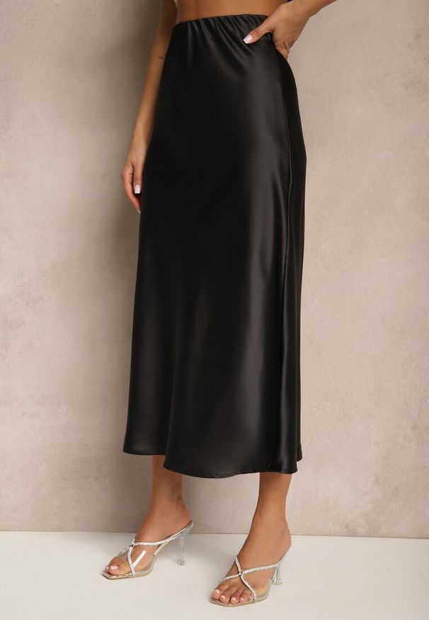 Renee - Czarna Spódnica Satynowa High Waist Pillizze. Okazja: na co dzień. Stan: podwyższony. Kolor: czarny. Materiał: satyna. Styl: elegancki, casual