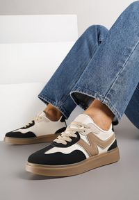 Born2be - Czarne Sneakersy z Geometrycznym Wzorem Nariale. Okazja: na co dzień. Kolor: czarny. Materiał: jeans. Wzór: geometria
