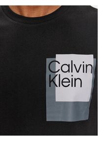Calvin Klein T-Shirt Overlay Logo K10K112402 Czarny Regular Fit. Kolor: czarny. Materiał: bawełna #4