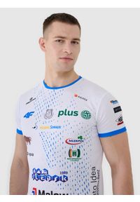 4f - 4F Koszulka meczowa replika domowa z sezonu 2024/2025 męska 4F x Ślepsk Malow Suwałki - multikolor XL. Okazja: do domu. Kolor: wielokolorowy. Materiał: dzianina, włókno, materiał, syntetyk. Wzór: gładki, ze splotem. Styl: klasyczny, sportowy