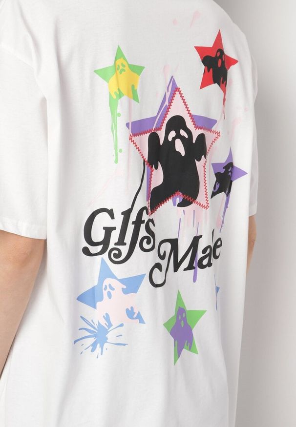 Born2be - Biały T-shirt z Bawełną Ozdobiony Gwiazdami Karretia. Okazja: na co dzień. Kolor: biały. Materiał: bawełna. Wzór: aplikacja. Styl: casual, elegancki