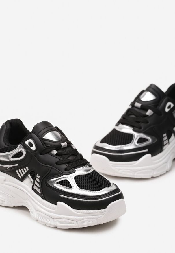 Renee - Czarne Sneakersy z Siateczkowymi i Metalicznymi Wstawkami Telarisa. Kolor: czarny