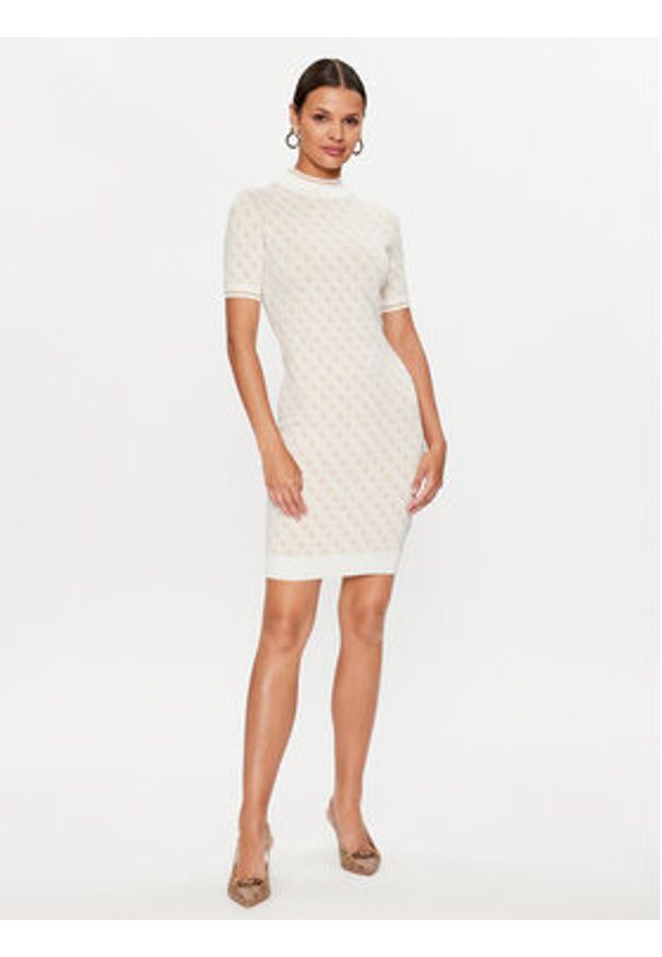 Guess Sukienka dzianinowa W3YK39 Z37K0 Beżowy Bodycon Fit. Kolor: beżowy. Materiał: wiskoza. Typ sukienki: bodycon