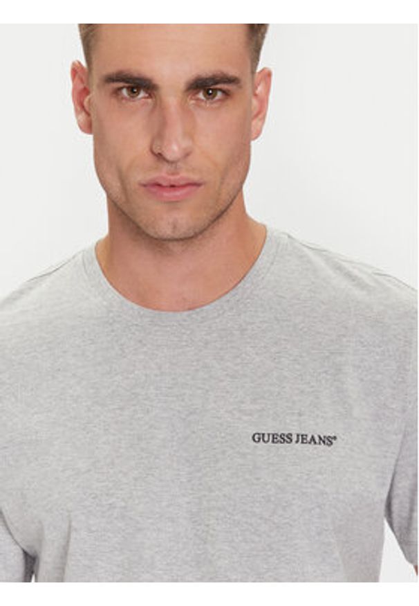 Guess Jeans T-Shirt M5BI78 K8FQ4 Szary Regular Fit. Kolor: szary. Materiał: bawełna