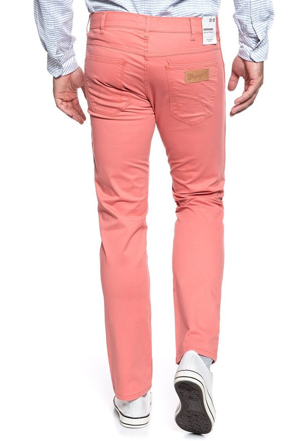 Wrangler - WRANGLER SPODNIE MĘSKIE GREENSBORO CORAL W15QWAR03 112127119. Materiał: materiał