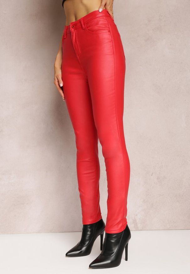 Renee - Czerwone Spodnie Skinny z Ekoskóry Zejomi. Stan: podwyższony. Kolor: czerwony. Materiał: skóra ekologiczna