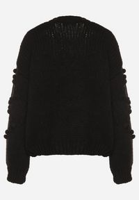 Born2be - Czarny Kardigan Ozdobiony Pomponami Besida. Okazja: na co dzień. Kolor: czarny. Materiał: wiskoza, jeans, wełna. Wzór: aplikacja. Styl: elegancki, casual, boho #4