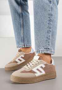 Renee - Brązowe Sneakersy Ozdobione Geometrycznym Motywem Lanelise. Okazja: na co dzień. Kolor: brązowy. Materiał: jeans. Wzór: aplikacja, geometria #5