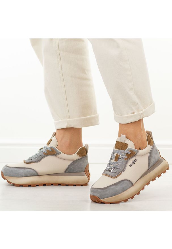 Beżowe be bl skórzane półbuty damskie Filippo Dp7754/26. Okazja: na co dzień. Nosek buta: okrągły. Zapięcie: sznurówki. Kolor: beżowy. Materiał: skóra. Szerokość cholewki: normalna. Sezon: wiosna, jesień, lato. Styl: casual, elegancki, sportowy, klasyczny