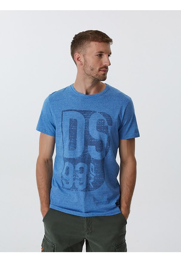 Diverse - T-shirt męski z nadrukiem LAIRD VII S1813 - niebieski. Kolor: niebieski. Materiał: bawełna. Wzór: nadruk