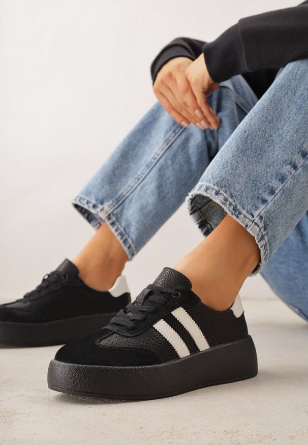 Renee - Czarne Sneakersy ze Skóry Naturalnej na Platformie z Perforacją i Paskami Urevla. Okazja: na co dzień. Zapięcie: pasek. Kolor: czarny. Materiał: skóra. Obcas: na platformie