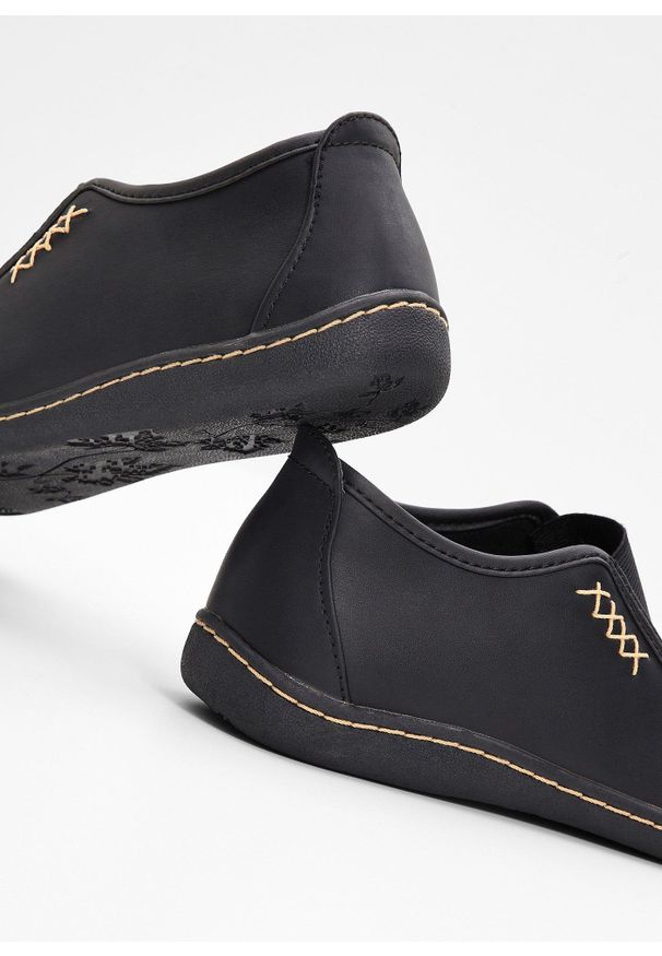 bonprix - Baleriny w stylu Mary Jane. Zapięcie: pasek. Kolor: czarny. Styl: elegancki
