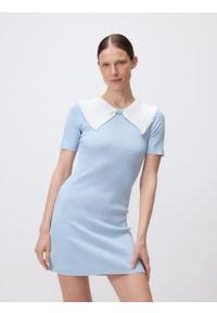 Reserved - Sukienka z ozdobnym kołnierzem - jasnoniebieski. Kolor: niebieski. Materiał: wiskoza, dzianina #1