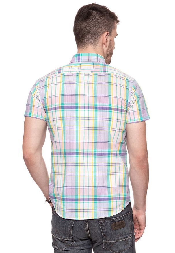 Wrangler - KOSZULA MĘSKA KRÓTKI RĘKAW WRANGLER SS 1PKT BUTTON-DOWN SEA PINK W5944NQWF 112129757. Typ kołnierza: button down. Materiał: bawełna. Długość rękawa: krótki rękaw. Długość: krótkie