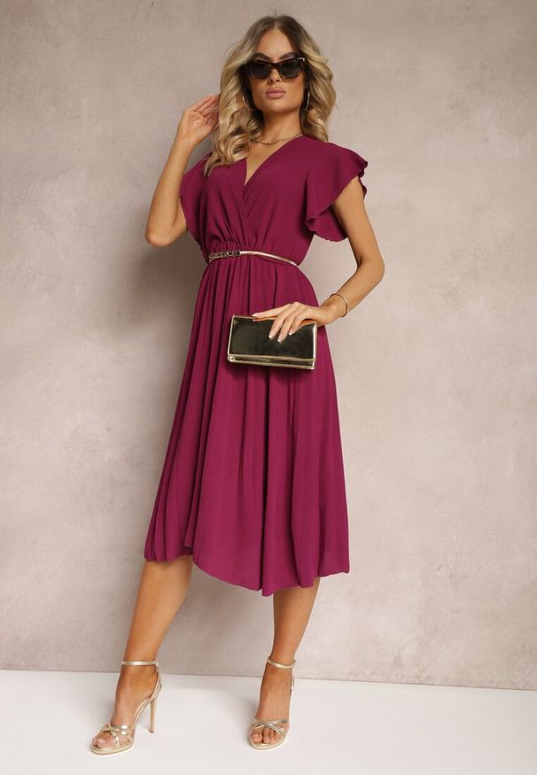 Renee - Bordowa Sukienka z Trójkątnym Dekoltem z Gumką w Pasie o Plisowanym Kroju Doetta. Kolor: czerwony. Długość rękawa: krótki rękaw. Styl: elegancki