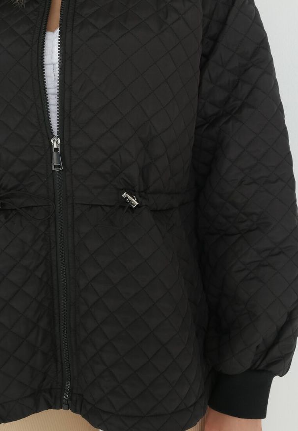 Born2be - Czarna Kurtka Pikowana Bomberka Ellieanna. Kolor: czarny. Styl: elegancki