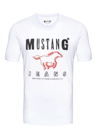 Mustang - MUSTANG T SHIRT BASIC PRINT TEE GENERAL WHITE 1008373 2045. Typ kołnierza: kaptur. Materiał: bawełna, jeans, skóra, dzianina. Długość rękawa: krótki rękaw. Długość: krótkie. Wzór: nadruk. Sezon: lato. Styl: sportowy, klasyczny