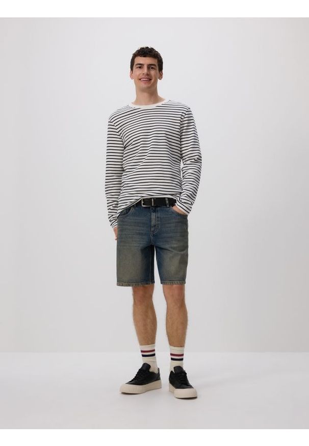 Reserved - Jeansowe szorty loose fit - indigo jeans. Materiał: jeans