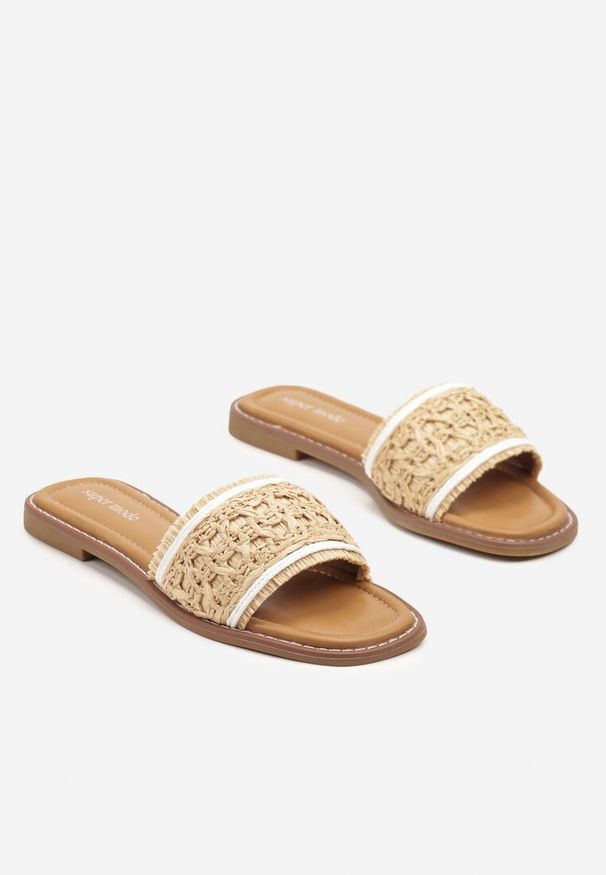 Born2be - Ciemnobeżowe Klapki w Stylu Boho Nimietta. Okazja: na co dzień. Kolor: beżowy. Wzór: aplikacja, paski. Sezon: lato. Obcas: na obcasie. Styl: boho