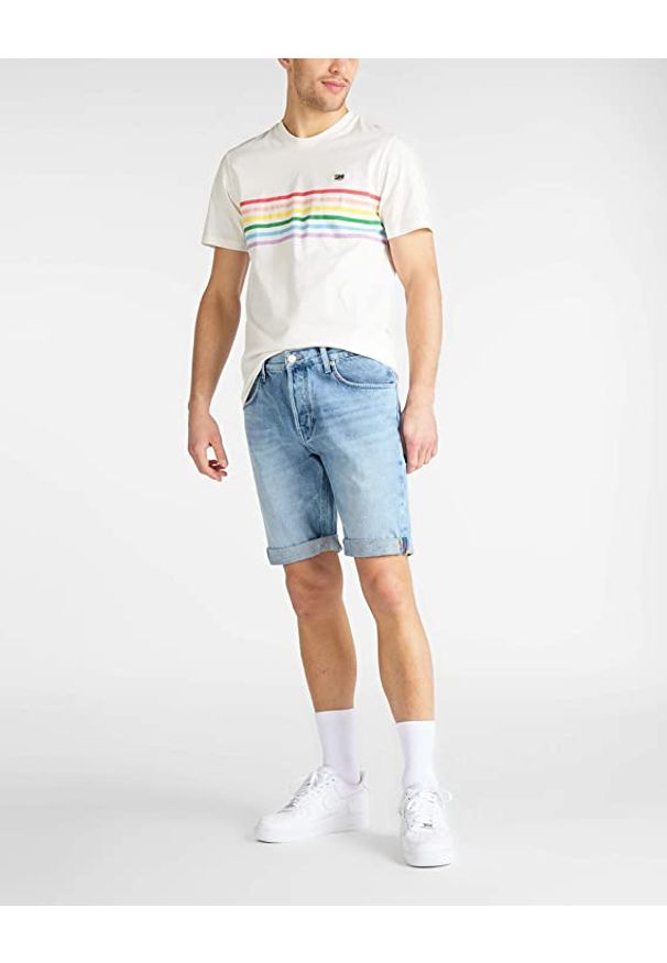Lee - LEE PRIDE STRIPE TEE MĘSKI T-SHIRT LOGO KOSZULKA Z KRÓTKIM RĘKAWEM WHITE CANVAS L62UFERR 112114860. Długość rękawa: krótki rękaw. Długość: krótkie