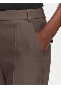 BOSS Spodnie materiałowe Talia5 50564488 Brązowy Regular Fit. Kolor: brązowy. Materiał: wiskoza #2