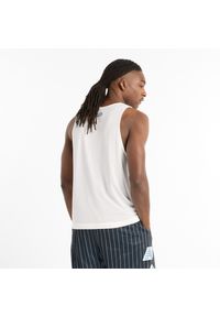 Koszulka męska New Balance MT51608BK – biała. Kolor: biały. Materiał: dresówka, materiał, poliester. Wzór: aplikacja, napisy #2