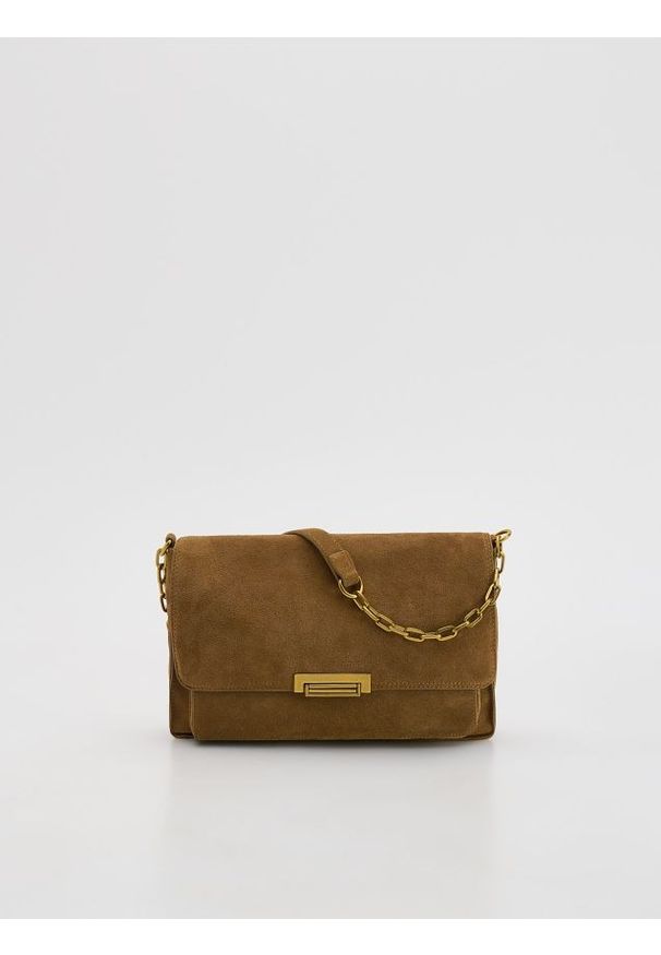 Reserved - Zamszowa torebka na ramię - beżowy. Kolor: beżowy. Materiał: zamszowe. Rodzaj torebki: na ramię