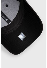 New Era czapka kolor czarny z aplikacją. Kolor: czarny. Wzór: aplikacja #3