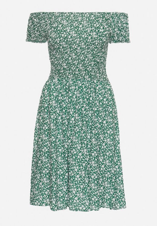 Born2be - Zielona Bawełniana Sukienka Hiszpanka o Rozkloszowanym Kroju w Kwiatowy Print Rosaja. Typ kołnierza: dekolt hiszpanka. Kolor: zielony. Materiał: bawełna. Wzór: kwiaty, nadruk. Sezon: lato. Styl: elegancki