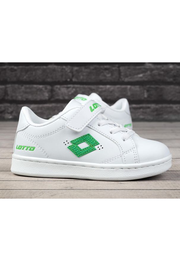 LOTTO - Buty dziecięce na rzep Lotto JAMBOL K. Zapięcie: rzepy. Kolor: zielony, biały, wielokolorowy. Sport: turystyka piesza